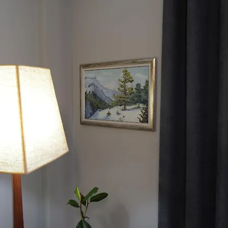 Luxury In * تيرانا