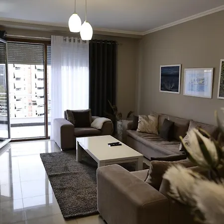 Luxury In * تيرانا